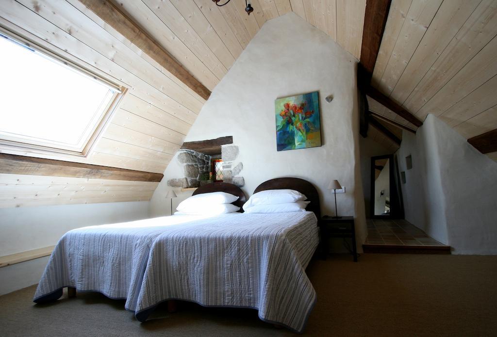 Le Clos St Yves Bed & Breakfast Saint-Pol-de-Leon Room photo