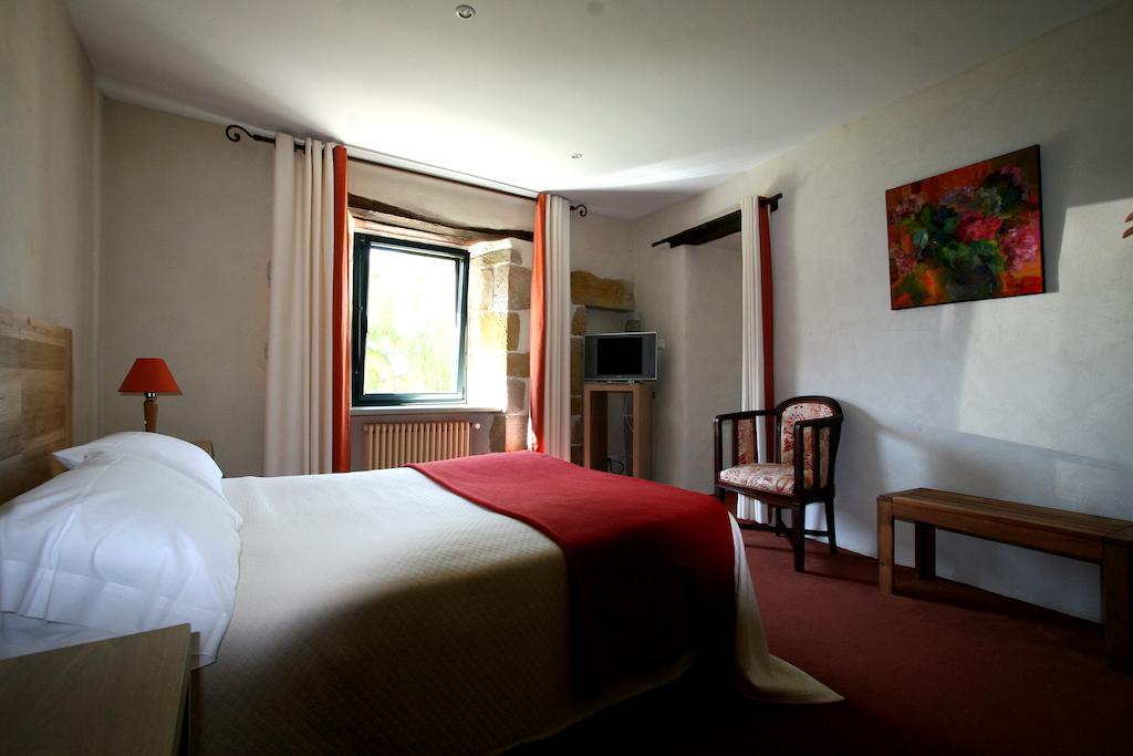 Le Clos St Yves Bed & Breakfast Saint-Pol-de-Leon Room photo